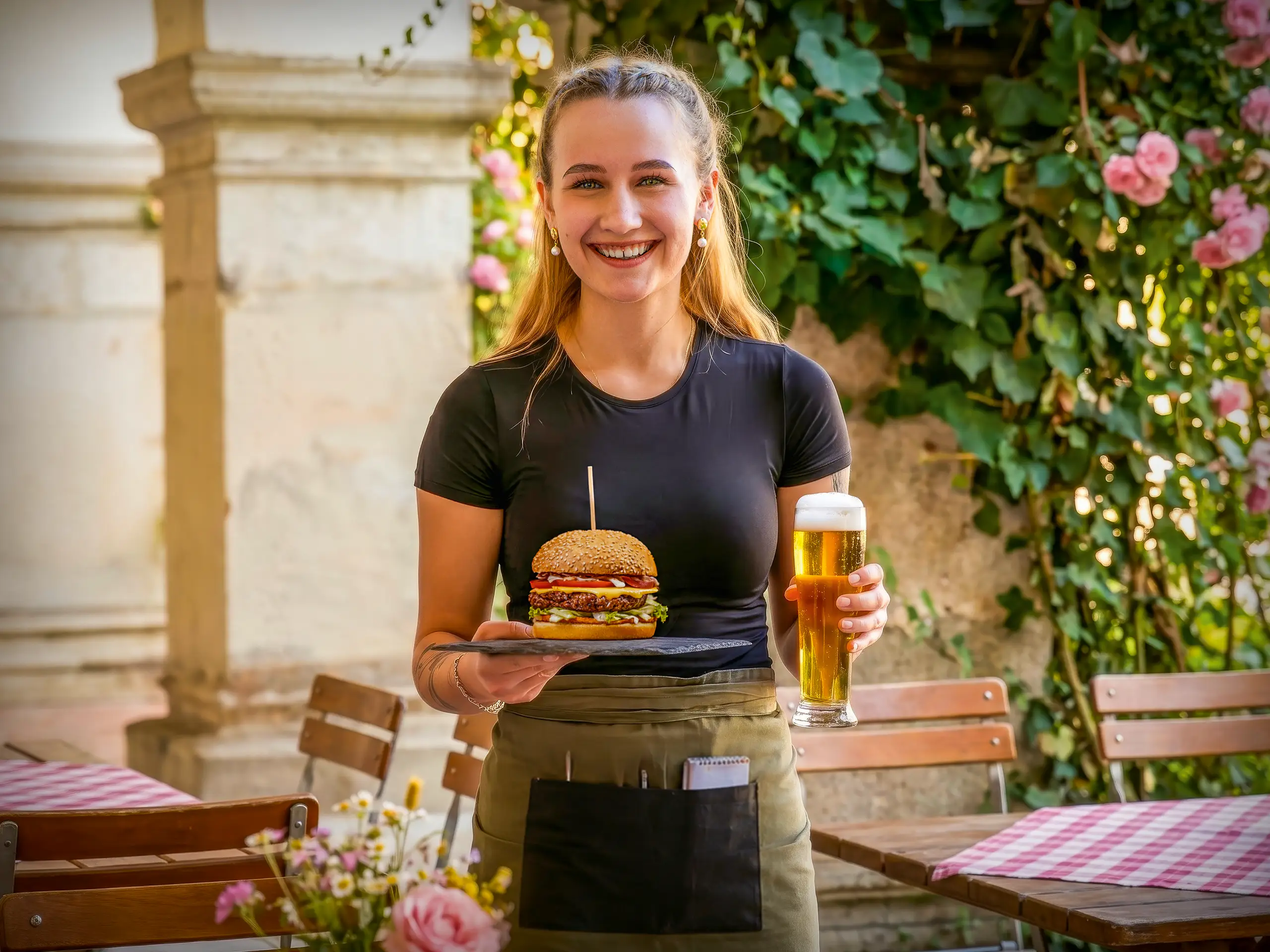 Restaurantfachfrau-mann (Kellnerin)2